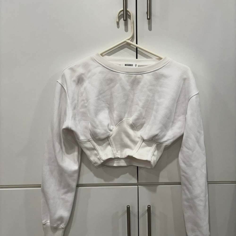 Missguided + White Cropped Sweatshirt